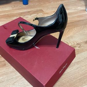 Black ferragamo pumps